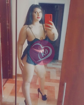 Ema Brunetă Sexy Nouă în Oraș fotografia:2