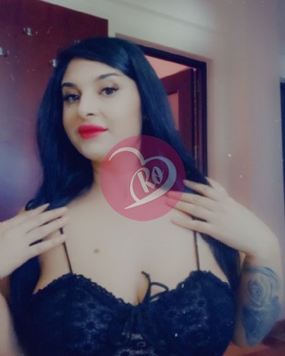 Ema Brunetă Sexy Nouă în Oraș fotografia:4