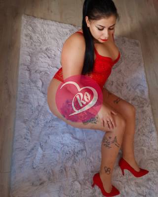 Cătălina azi am ajuns brunetă cu forme sexy BeSZÉLEK MAGYARUL IS fotografia:5