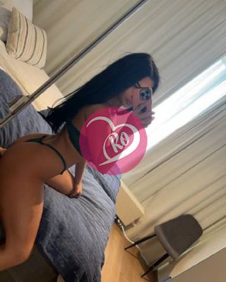 Rebeca 23 de ani iubesc sexul nebun bruneta sexy