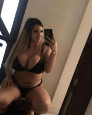 Daria escortă finuță draguță pentru băieți