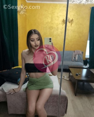 Andreea 19 ani de vis așteaptă cu plăcere clienți exigenți în Militari Residence