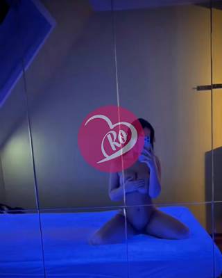 Escortă tânără de 22 de ani
