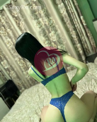 Alessia Escortă super slim așteaptă băieții pentru distracție