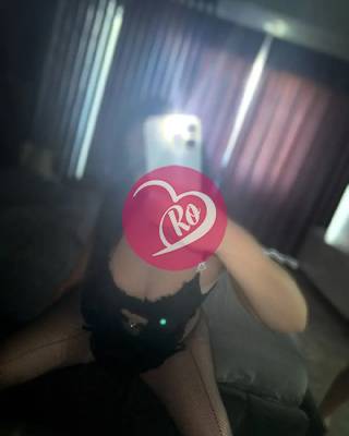Brunetă cu ochii verzi doar trei zile fotografia:3