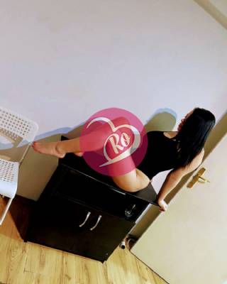 Escortă dulce corpul frumos potrivit pentru bărbați doritori de femei