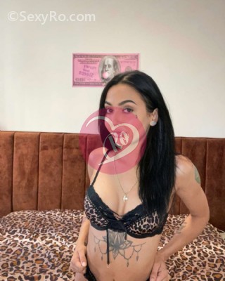Brunetă frumoasa fac deplasări am și locație fotografia:3