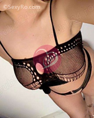 Brunetă cu sâni mari caldă pentru servicii caut bărbați de la 30 la 50 de ani