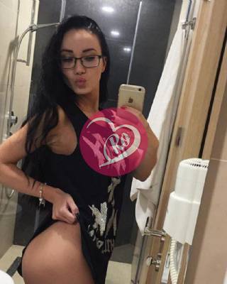 Escortă de top Ofer companie sex și intimitate Zona Tineretului