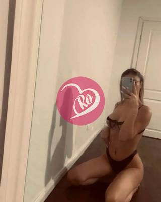 Erika am revenit în oraș sunt dornică de sex și voie bună