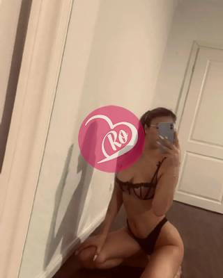 Erika am revenit în oraș sunt dornică de sex și voie bună fotografia:4