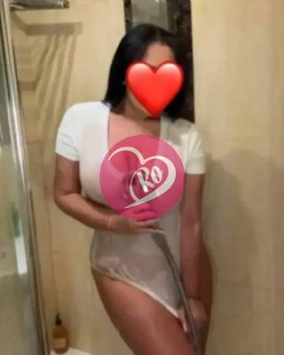 Escortă plinuță grăsuță cu forme frumoase