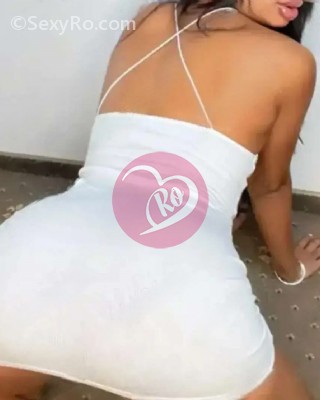 Brunetă fermecătoare te aștept la mine Sună-mă fotografia:3