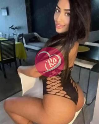 Bianca fac și deplasări la hotel am și colega