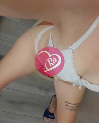 Andreea blondă super frumoasă și sexy