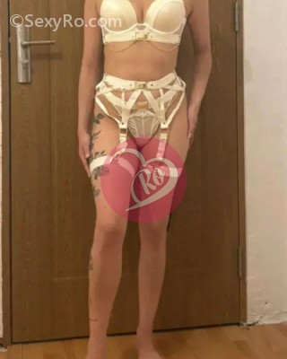 Andreea Minionă pentru satisfacere nebuniilor sexy fotografia:2