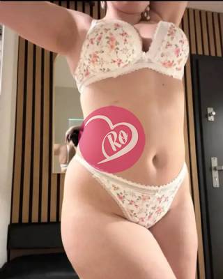 Dana femeie de 25 de ani fac și deplasări fotografia:4