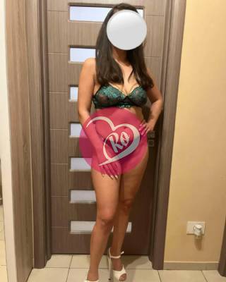 Brunetă pentru cei ce doresc Servici totale fotografia:2