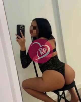 Brunetă 23 de ani servicii sexy vino la mine