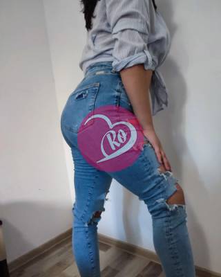 Brunetă de 19 ani reală și discretă autentică și feminină nouă în oraș fotografia:2