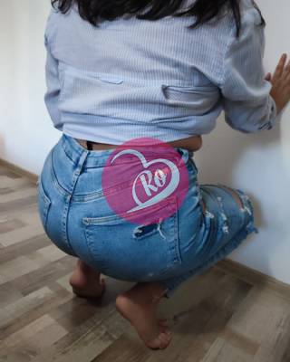 Brunetă de 19 ani reală și discretă autentică și feminină nouă în oraș fotografia:3