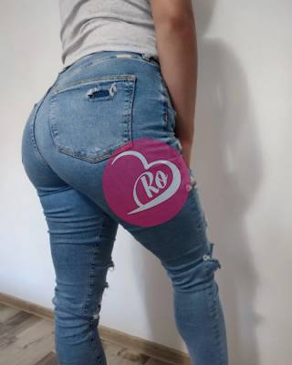 Brunetă de 19 ani reală și discretă autentică și feminină nouă în oraș fotografia:5