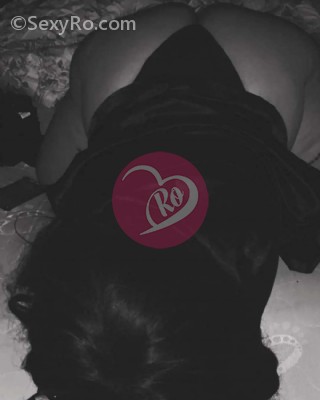 Doamnă cu forme ofer campanie intimă masaje raporturi sexuale