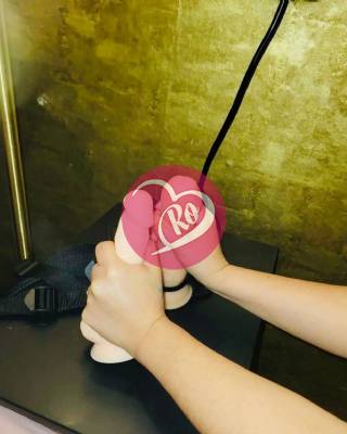 Escortă pentru băieții curioși nesatisfăcuți fotografia:2