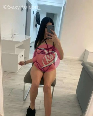 Brunetă de 20 de ani noutate Confirm pozele