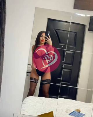 Domnișoara nouă în orașul tău fotografia:2