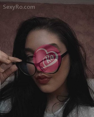 Giulia show web incendiar fantezia ta în carne și oase