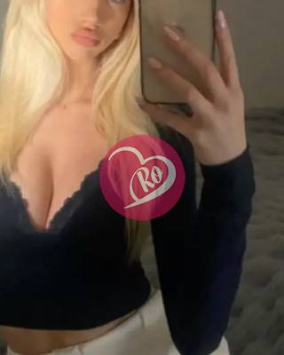 Blonda de companie Doar Deplasări la Hotel și Pensiune fotografia:2