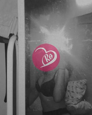 Maria fată de 21 ani nouă în oraș fotografia:2