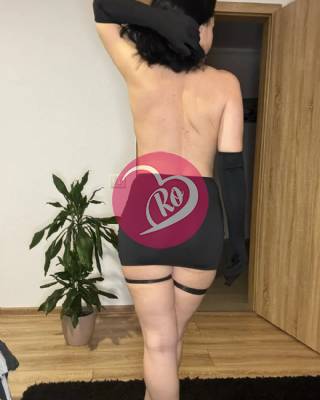 Maria doamnă MILF 36 - Mall Coresi fotografia:7