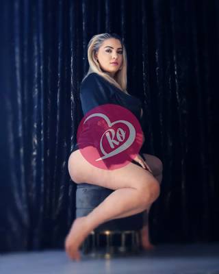 Blondă sexy escortă elegantă fotografia:3