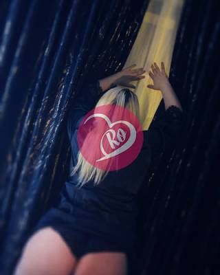 Blondă sexy escortă elegantă fotografia:5