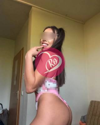 Brunetă frumoasa înaltă poziții perfecte pentru sex fotografia:5