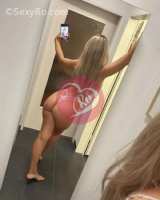 Deea pipiță Blonda seducătoare erotică la maxim