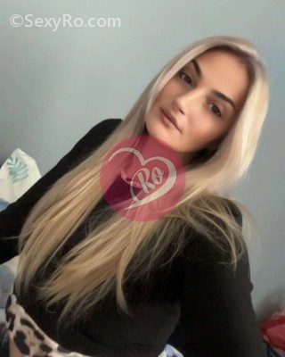 Deea pipiță Blonda seducătoare erotică la maxim fotografia:2