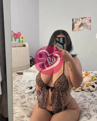 Ema 30 de ani curva de meserie confirm cu tatuajul fotografia:2