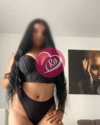 Beatrice nouă în oraș muncesc în mașină sau deplasări fotografia:3