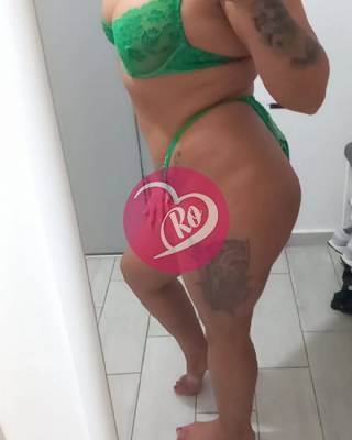 Inna nouă în oraș singura acasă - Femeie grasa fotografia:2