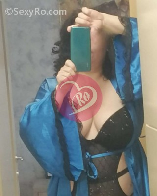 Doamna Milf brunetă Zona Frăsinet Iazul Morilor fotografia:5