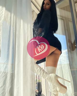 Brunetă finuță foarte senzuală am revenit