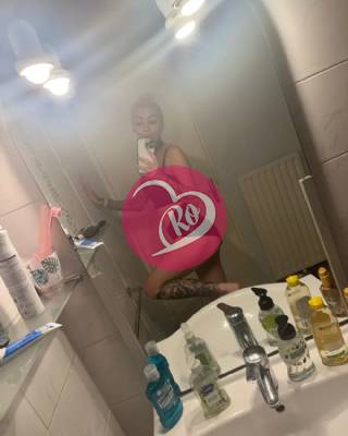 Sonia tatuată și naturală - Bulevardul Unirii Zepter fotografia:2