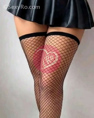 Companie cu blonda fără figuri la tine sau la hotel. fotografia:2