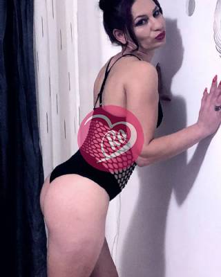 Christina ofer fantezii sexuale de mare calitate. fotografia:3