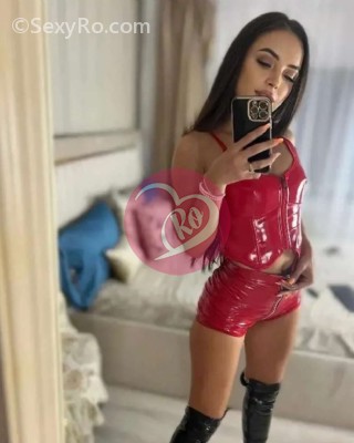 Brunetă slim pentru prima dată la tine în oraș fac și deplasări la hotel