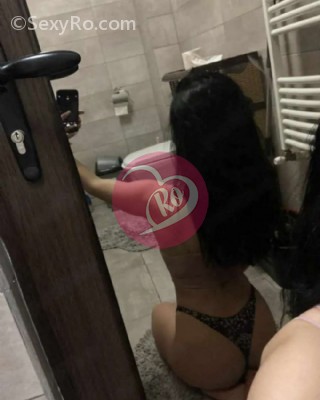 Femeie dornică de aventuri cu bărbați Nouă în orașul tău