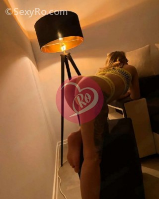 Roxi Blondă fac și deplasări poze reale. fotografia:3